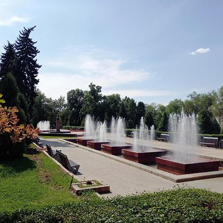 "В Центре Города" Квартира - "Downtown" Apartment Alma-Ata Exteriör bild